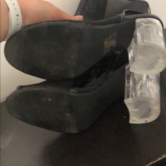 Black netted high heel shoes - Picture 4 of 4